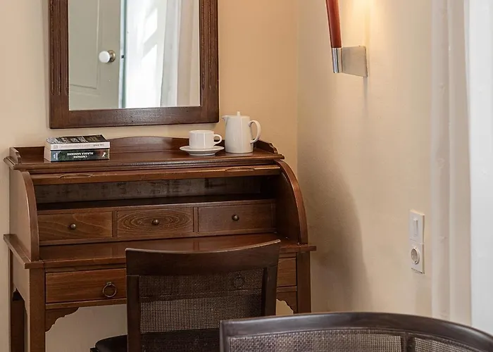 Готель Andromeda 3*