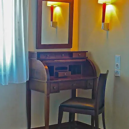 Отель Andromeda